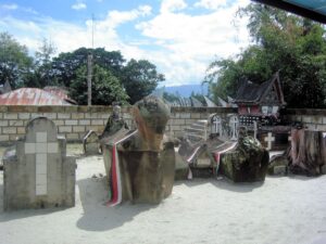Sumatera-Kings-Tomb-Lake-toba