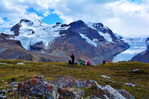 Rocky Mountains: Turquoise Lakes & Magnificent Peaks